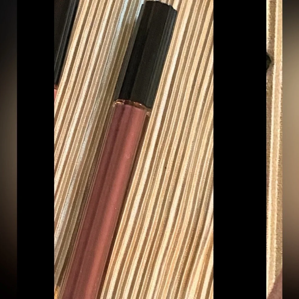 KVD KAT VON D EVERLASTING HYPERLIGHT LIQUID LIPSTICK 10 QUEEN OF POISONS FULL SZ